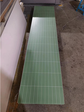 膚感草綠